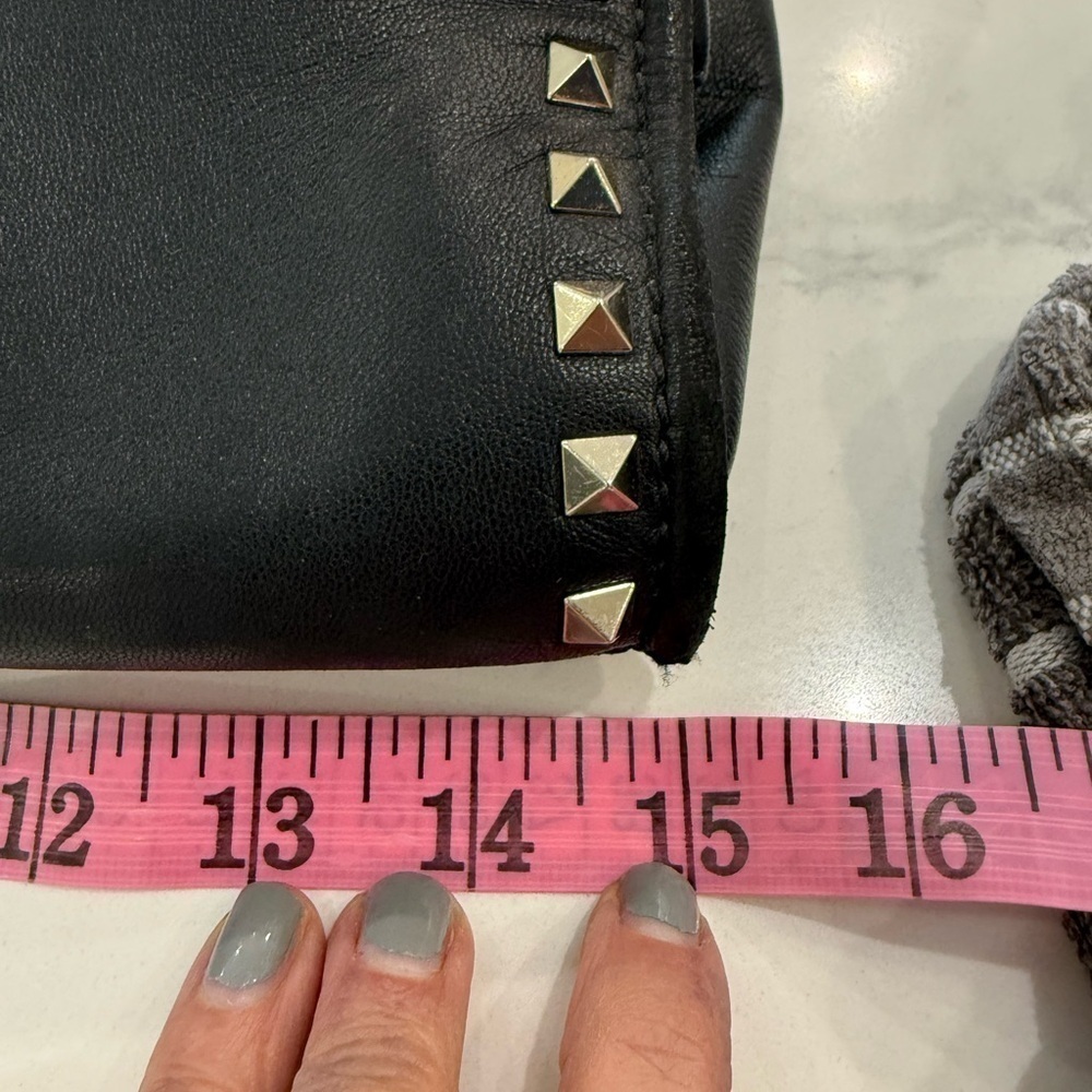 Valentino Rockstud Shopper black lambskin leather tote bag w/ gold rockstuds - Picture 13 of 16